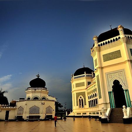 Hotel Madani Medan - Syariah Hotel Экстерьер фото
